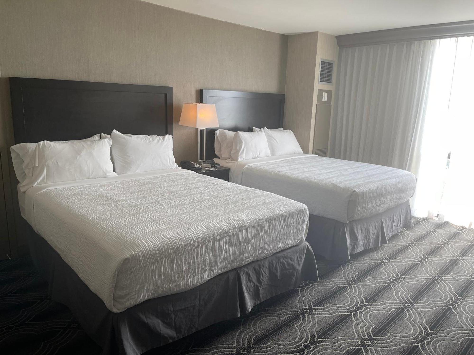 Grand Resort Hotel - Mt Laurel - Philadelphia Маунт-Лорел Экстерьер фото